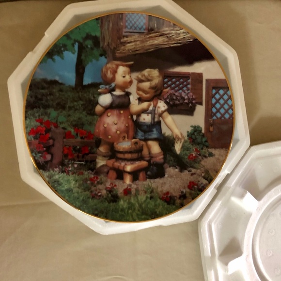 M.J. Hummel “Squeaky Clean” Collectible Plate - Picture 3 of 6